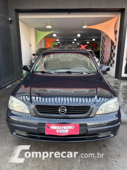 CHEVROLET ASTRA 1.8 MPFI Comfort Sedan 8V 4 portas