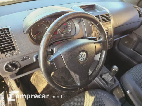 Volkswagen Polo Hatch. Sportline 1.6 8V (Flex) 4 portas