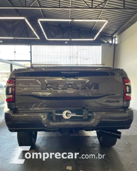 2500 6.7 I6 Turbo Laramie Night Edition CD 4X4