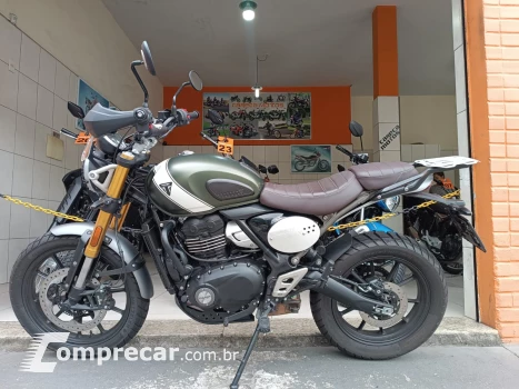 Triumph SCRAMBLER 400X