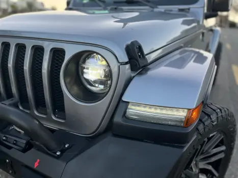 WRANGLER 2.0 TURBO GASOLINA SAHARA 4P 4X4 AT8