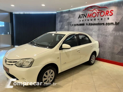 Toyota Etios Hatch 1.5 16V 4P FLEX XS 4 portas