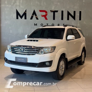 Toyota Hilux SW4 SRV D4-D 4x4 3.0 TDI Dies. Aut 4 portas
