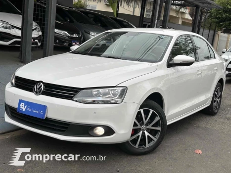 Volkswagen JETTA 2.0 COMFORTLINE 120CV FLEX 4P TIPTRONIC 4 portas