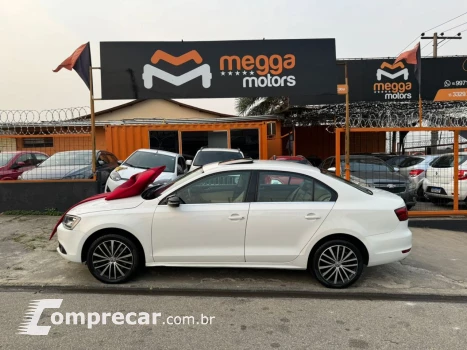 Volkswagen JETTA 2.0 TSI Highline 200cv 4 portas