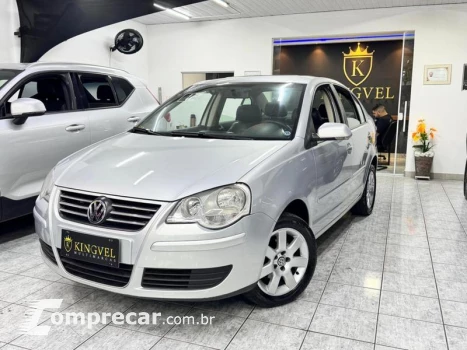 Volkswagen POLO SEDAN 1.6 4 portas