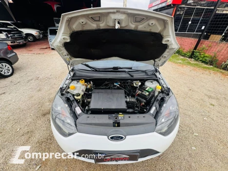 FIESTA 1.6 MPI Class Hatch 8V