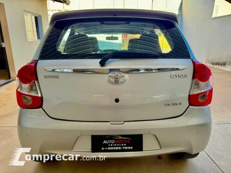 Etios Hatch 1.5 XLS