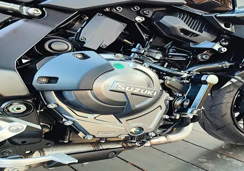 SUZUKI GSX-8S