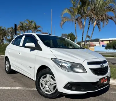 CHEVROLET ONIX 1.0 LT 4 portas