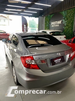 Honda Civic Sedan LXR 2.0 Flexone 16V Aut. 4p 4 portas