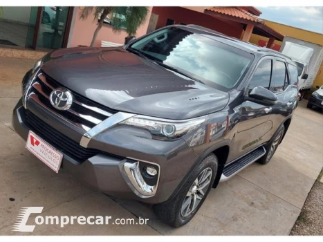 Toyota HILUX SW4 - 2.8 SRX 4X4 CD 16V 4P AUTOMÁTICO 4 portas