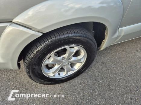 TUCSON 2.0 MPFI GLS 4X2 16V 143cv 2WD