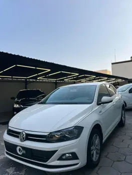 Volkswagen POLO 1.0 200 TSI Comfortline 4 portas