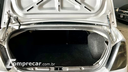 FIESTA 1.0 Rocam SE Sedan 8V