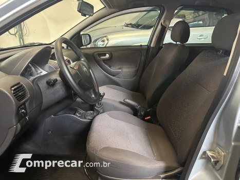 CORSA 1.4 MPFI Premium Sedan 8V