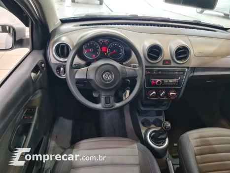 Volkswagen VOYAGE - 1.6 MI HIGHLINE 8V 4P MANUAL 4 portas
