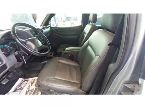 S10 - 2.4 MPFI EXECUTIVE 4X2 CD 8V 4P MANUAL