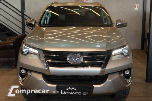 Hilux SW4 2.8 4P SRX 4X4 7 LUGARES TURBO DIESEL AUTOMÁTICO