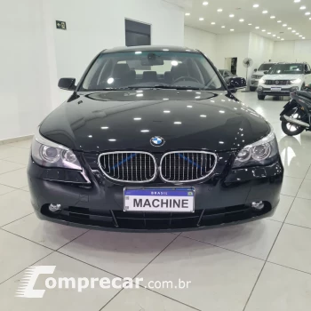 545I 4.4 Sedan V8 32V