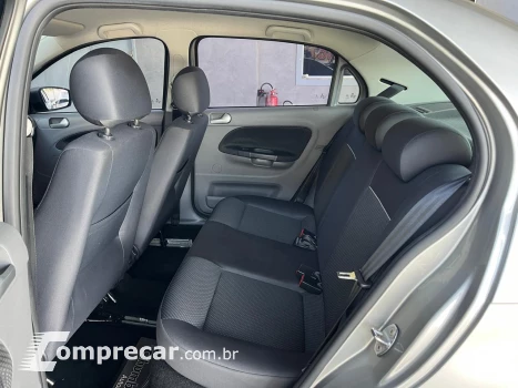 Volkswagen VOYAGE 1.6 MSI Totalflex Comfortline 4 portas