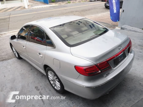 AZERA 3.3 MPFI GLS Sedan V6 24V