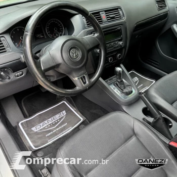 Jetta 2.0 Comfortline Tiptronic (Flex)