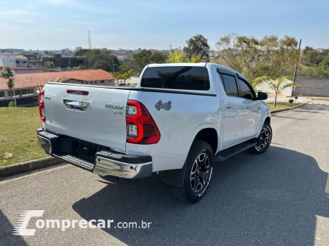 HILUX 2.8 D-4D TURBO DIESEL CD SRX 4X4 AUTOMÁTICO