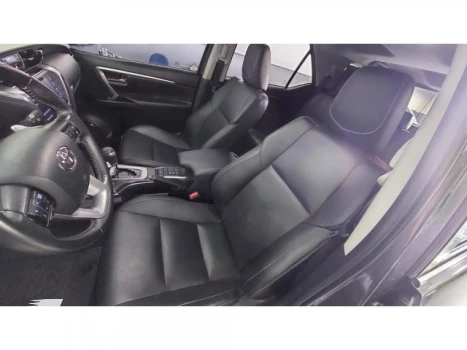 HILUX SW4 - 2.8 D-4D TURBO SRX 4X4 AUTOMÁTICO