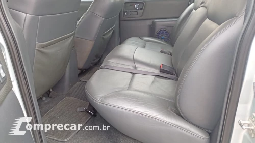 S10 2.4 MPFI Executive 4X2 CD 8V