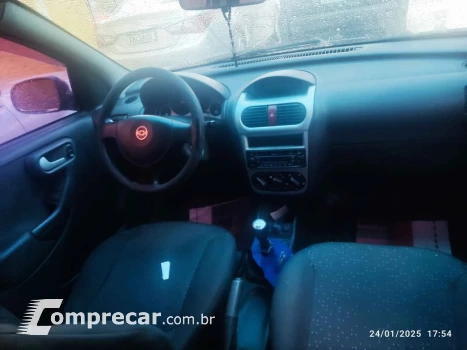 CORSA 1.0 MPFI Premium Sedan 8V