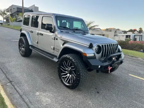 WRANGLER 2.0 TURBO GASOLINA SAHARA 4P 4X4 AT8