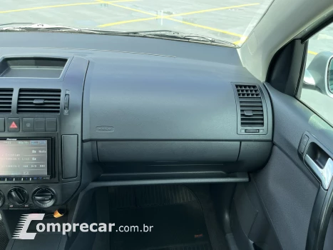 POLO SEDAN 1.6 8V