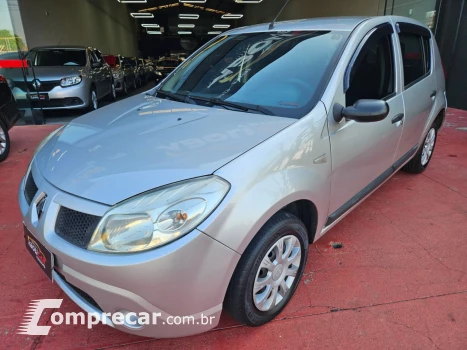 Renault SANDERO Authentique Hi-Flex 1.0 16V 5p 4 portas