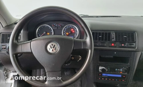 Volkswagen GOLF 1.6 MI 8V 4 portas