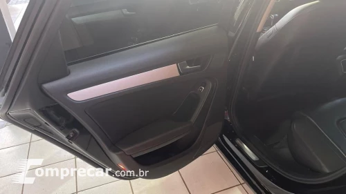 Audi AUDI A4 1.8 TFSI AMBIENTE 4 portas