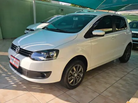 Volkswagen FOX - 1.6 MI 8V 4P MANUAL 4 portas