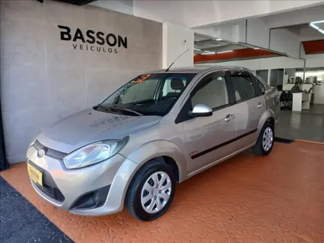 FORD FIESTA 1.6 MPI Class Sedan 8V 4 portas