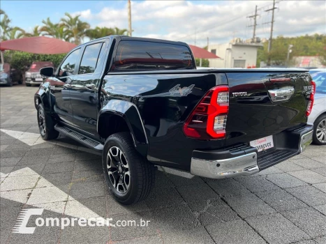 HILUX 2.8 D-4D TURBO DIESEL CD SRX PLUS 4X4 AUTOM