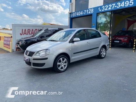 Volkswagen POLO SEDAN 1.6 8V 4 portas