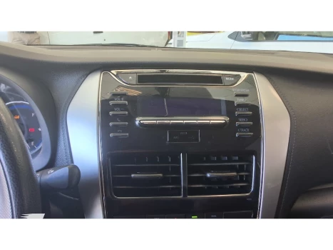YARIS 1.5 16V FLEX SEDAN XL LIVE MULTIDRIVE
