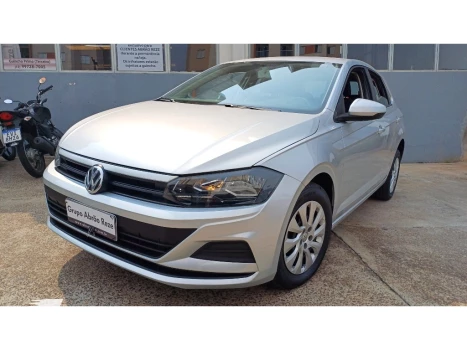 Volkswagen POLO 1.0 MPI TOTAL FLEX MANUAL 4 portas