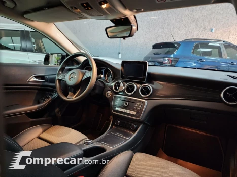Mercedes-Benz CLA-180 1.6 16V 122cv Aut. 4 portas