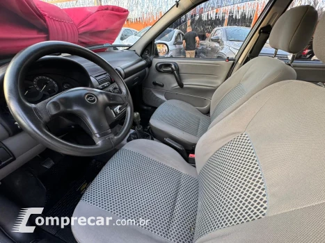 CORSA 1.0 MPFI Classic Sedan Life 8V