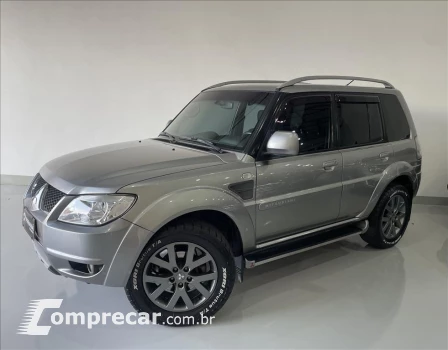 Mitsubishi PAJERO TR4 2.0 4X2 16V 140CV FLEX 4P AUTOMÁTICO 4 portas