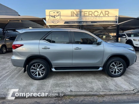 Toyota HILUX SW4 2.8 D-4d Turbo SRX 4X4 4 portas
