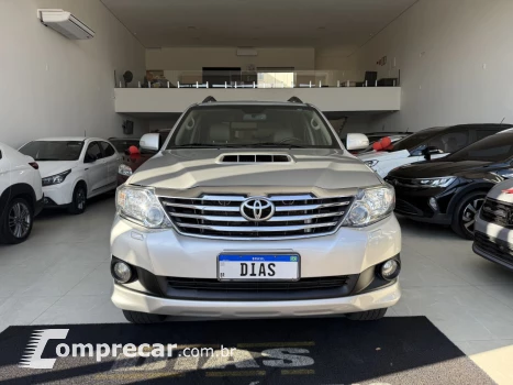 Hilux SW4 3.0 16V 4P SRV 4X4 7 LUGARES TURBO DIESEL AUTOMÁTI