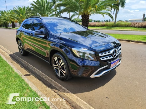 Mercedes-Benz GLA 200 1.6 CGI Style 16V Turbo 4 portas