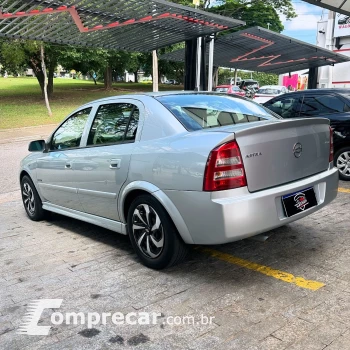 ASTRA 2.0 MPFI Advantage Sedan 8V