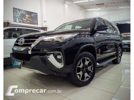 Toyota HILUX SW4 2.8 SRX Diamond 4X4 7 Lugares 16V Turbo Intercoole 4 portas